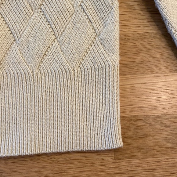 Kendall & Kylie Womens Cream Crew Neck Sweated with a Basketweave Pattern/Size S - Picture 3 of 10